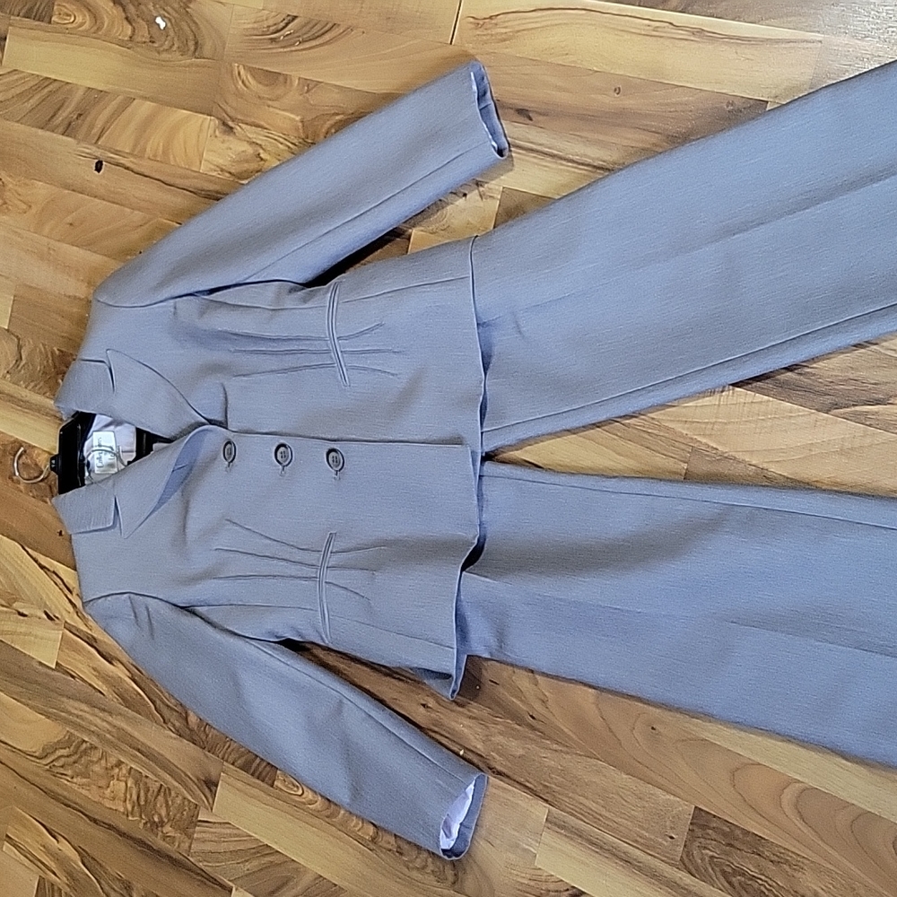 Women's Gray Pants suit set, size 8